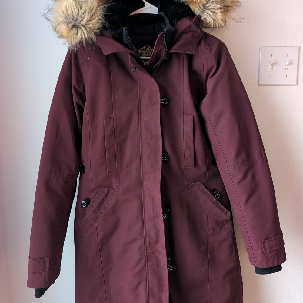 Women's Burgundy Ski Jacket with Faux Fur Trim